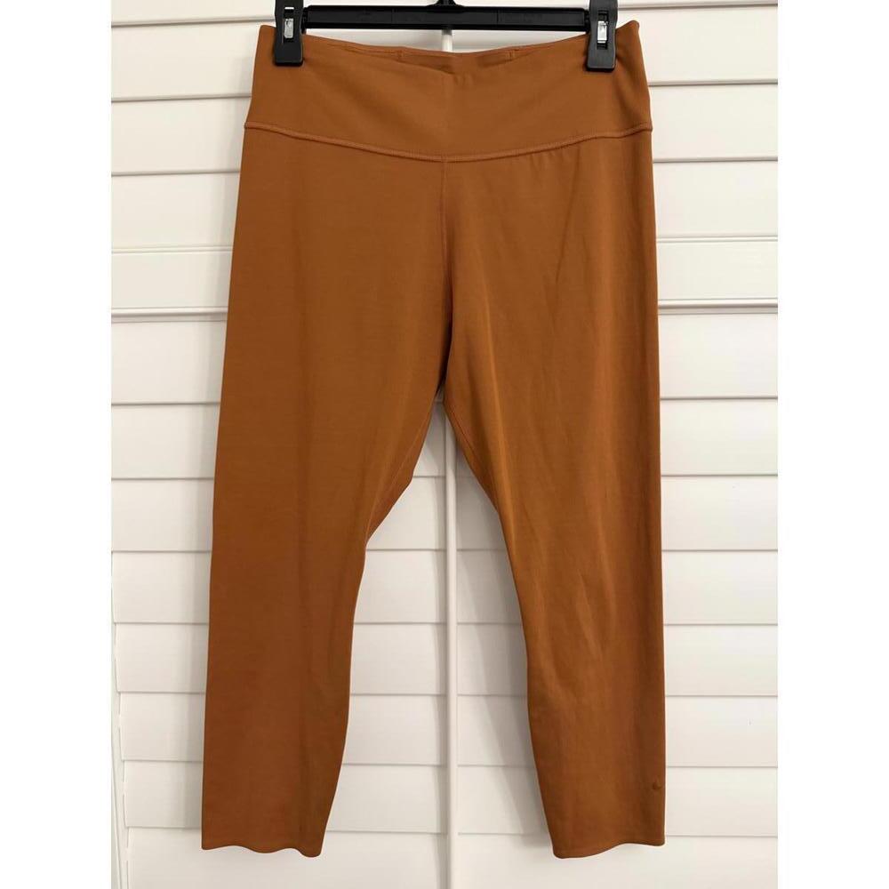 Nike Dri-Fit rust colored capri style leggings size Large